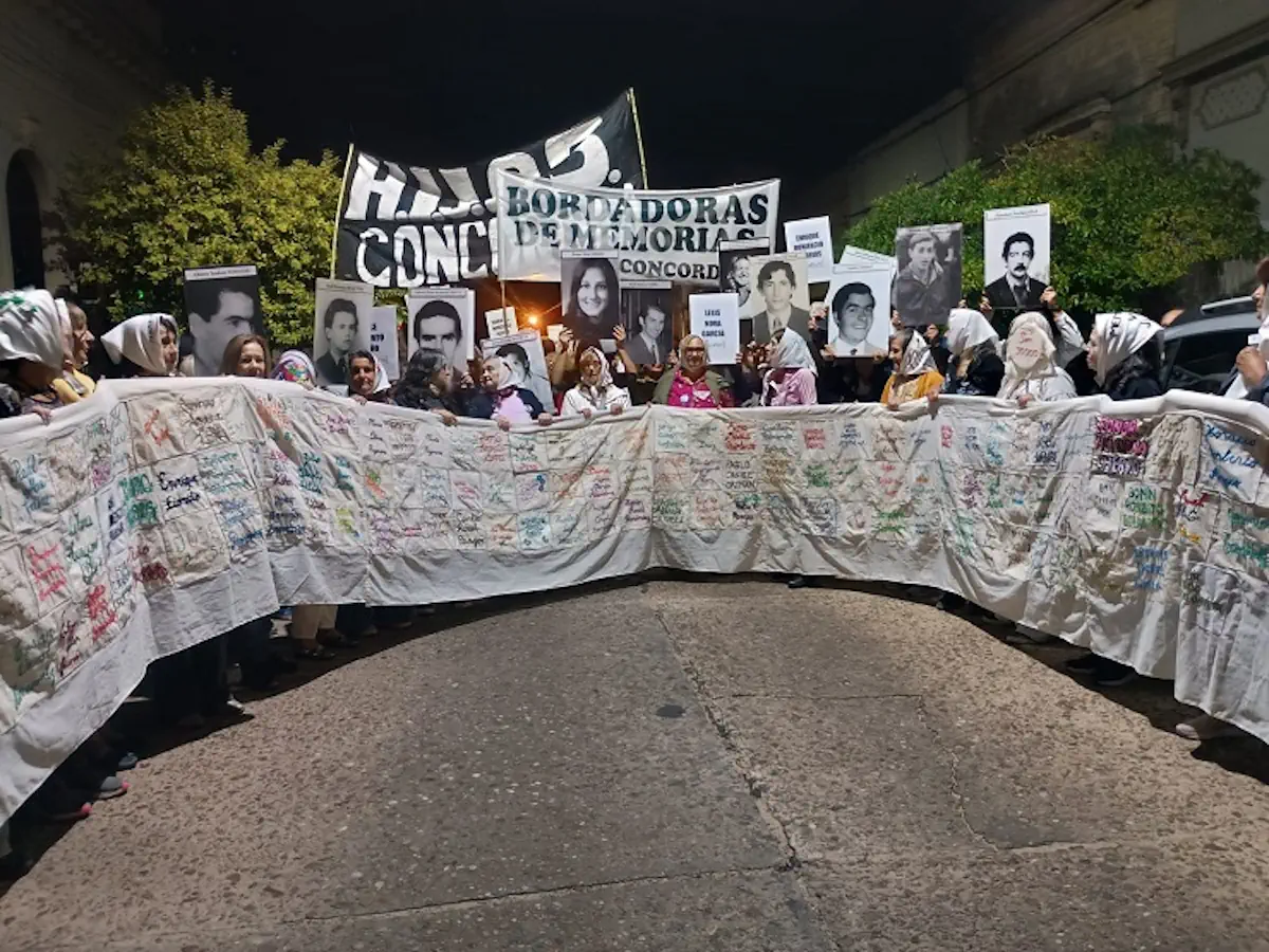 Se reinstala el cartel que señala “Sitio de Memoria”